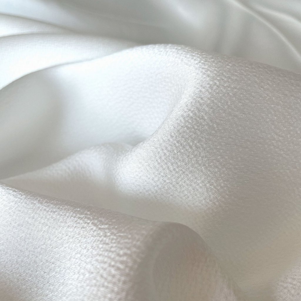 Тонкий фактурный атлас Тонкий фактурный атлас